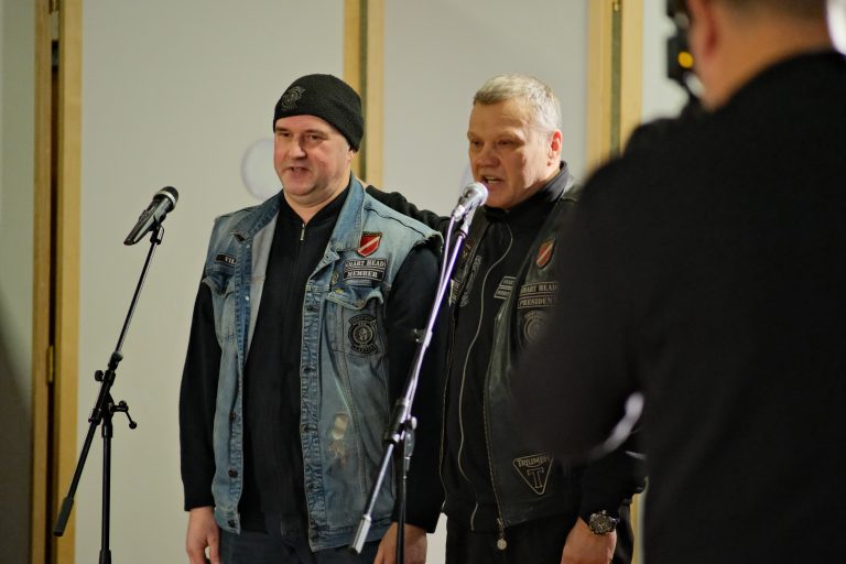 Ziemas vidū sasildīt dvēseli: Moto māksla un brāļu atkalredzēšanās Mālpilī